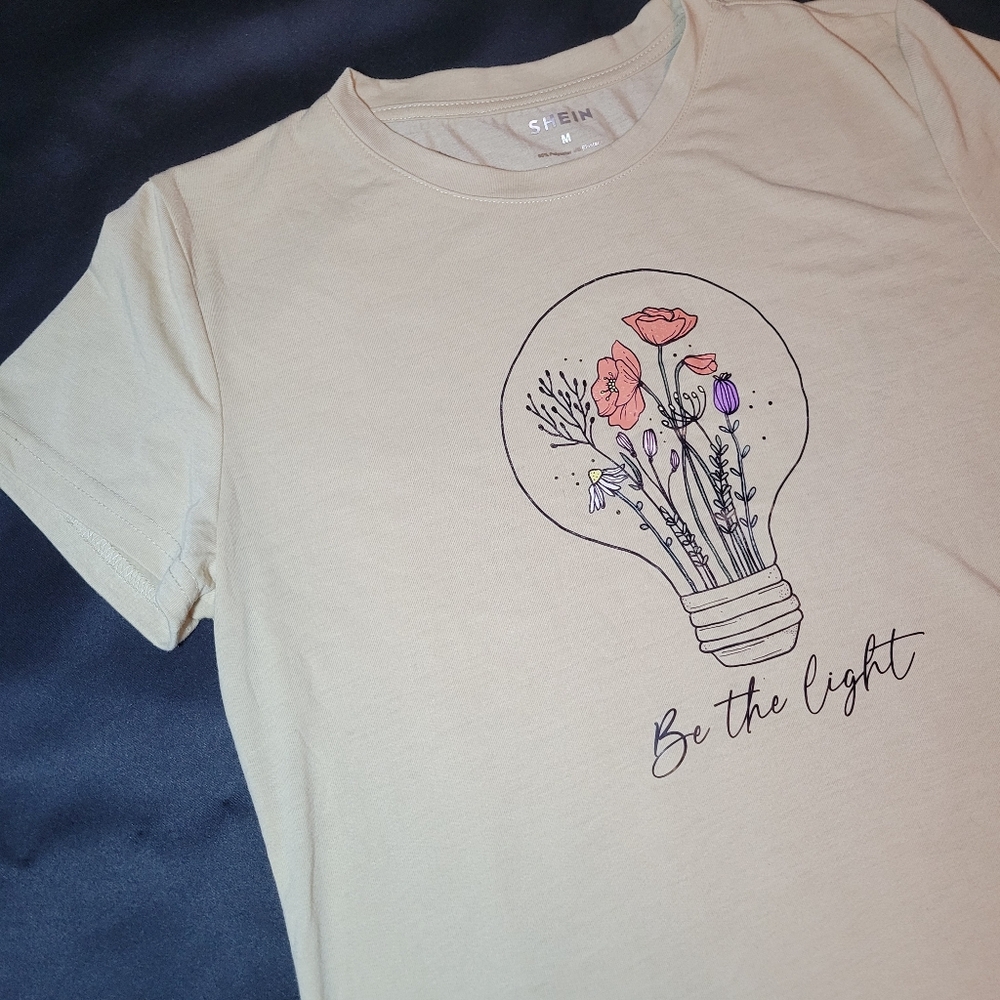 SHEIN Inspiring Floral Be the Light T-Shirt Size Medium Pink Purple Nature Lover